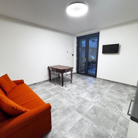 Apartmán Bilocale Con Patio Privato Turín Exteriér fotografie